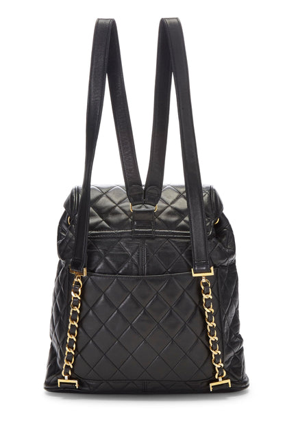 Chanel, sac à dos Circle Lock en cuir d'agneau matelassé noir d'occasion, grand modèle, noir