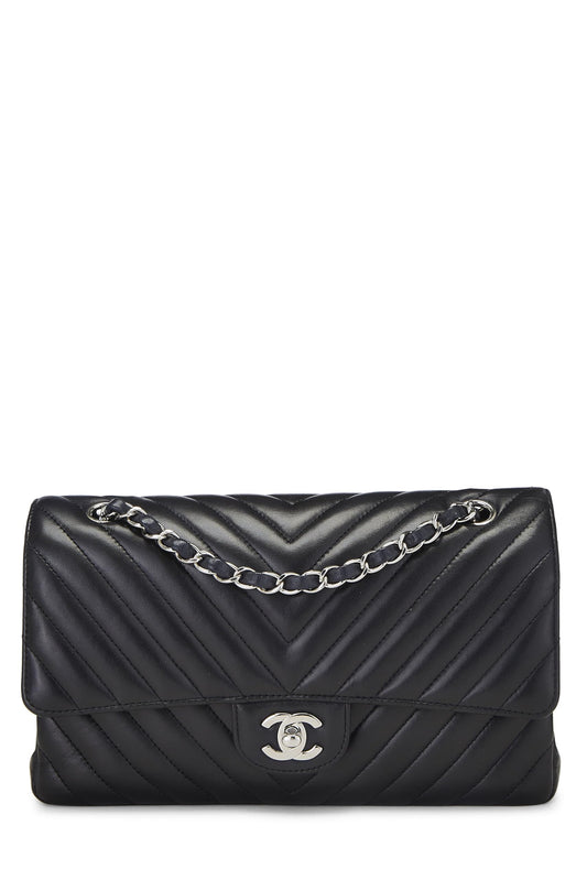 Chanel, Solapa doble clásica de piel de cordero Chevron negra Pre-Loved Mediana, Negro