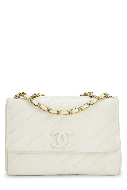 Chanel, Jumbo à rabat diagonal en caviar blanc d'occasion, blanc