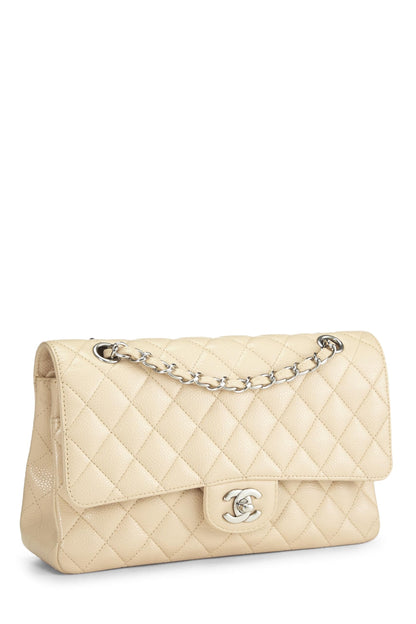 Chanel, sac à rabat double classique matelassé beige caviar d'occasion, taille M, beige