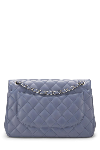 Chanel, sac à main jumbo à double rabat en cuir d'agneau matelassé violet d'occasion, violet