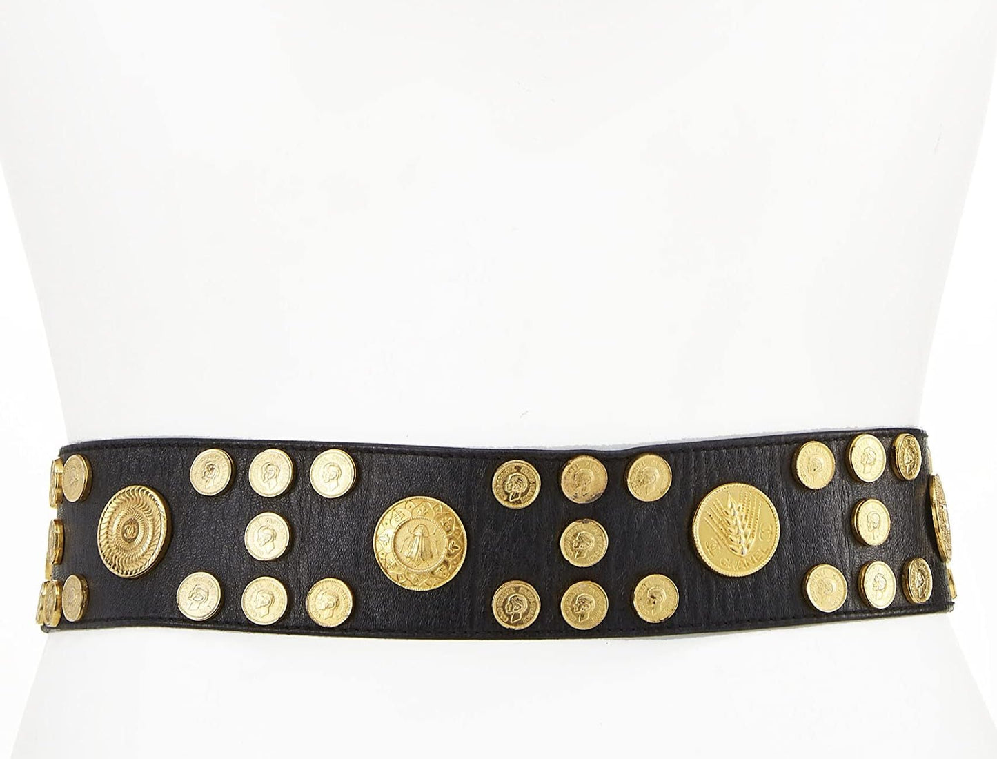 Chanel, Ceinture en cuir ornée de pièces noires d'occasion 70, Noir