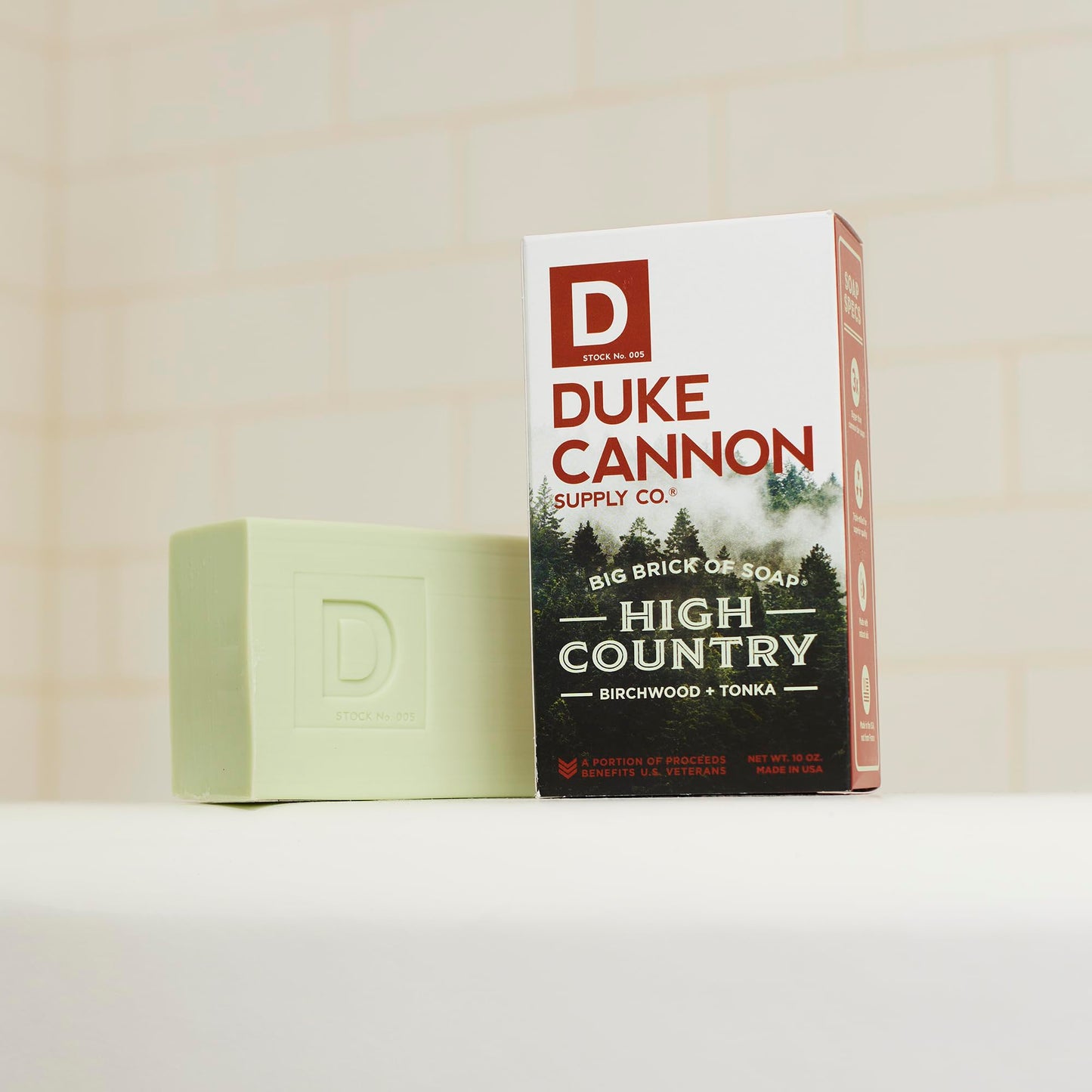 Duke Cannon Supply Co. Big Brick of Soap High Country - Jabón en barra extragrande para hombres con aromas masculinos, jabón corporal, todo tipo de piel, 10 oz