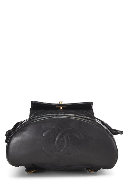 Chanel, sac à dos matelassé en cuir d'agneau noir de taille moyenne, d'occasion, noir