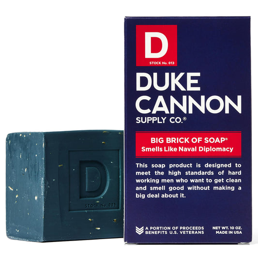 Jabón en barra para hombres de Duke Cannon Supply Co., 10 oz. Jabón Big American Brick Of Soap de Duke Cannon - Diplomacia naval