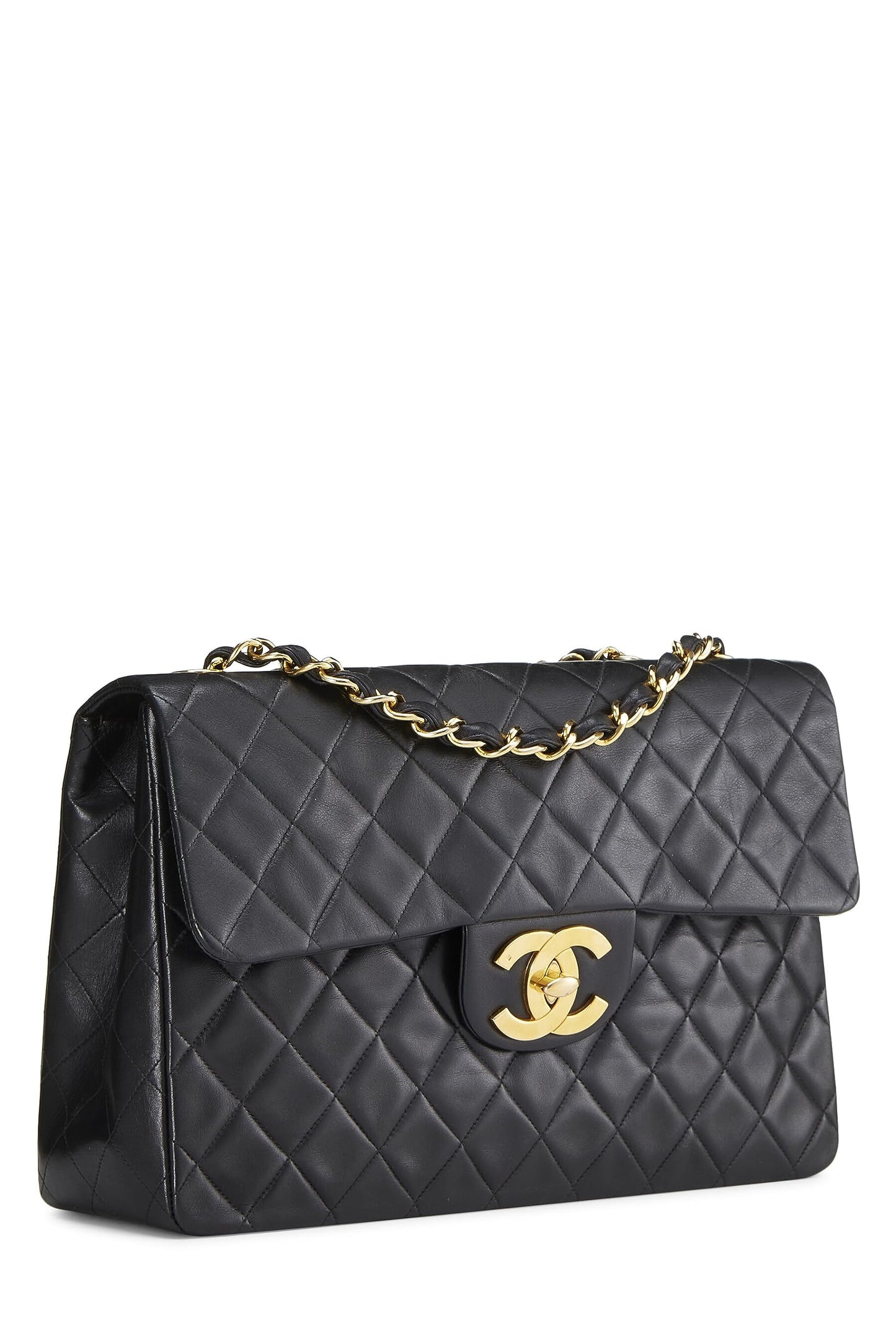 Chanel, Maxi sac à rabat demi-longueur en cuir d'agneau matelassé noir d'occasion, noir