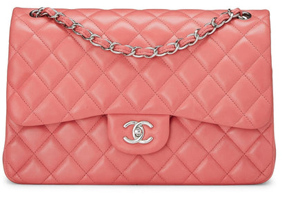 Chanel, sac à main jumbo à double rabat en cuir d'agneau matelassé rose d'occasion, rose