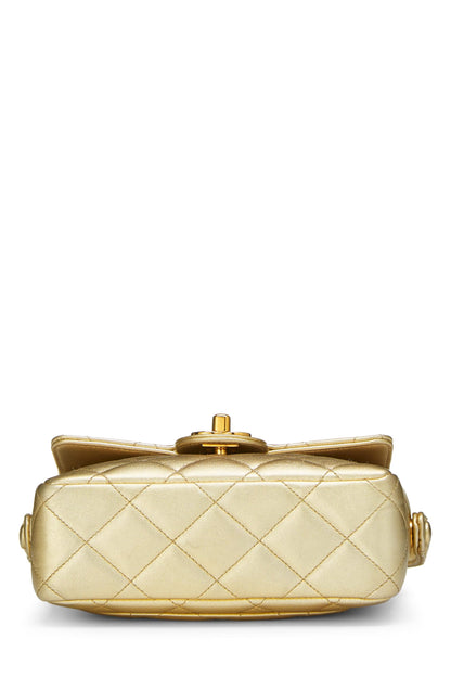 Chanel, Mini sac à main en cuir d'agneau matelassé doré d'occasion, doré