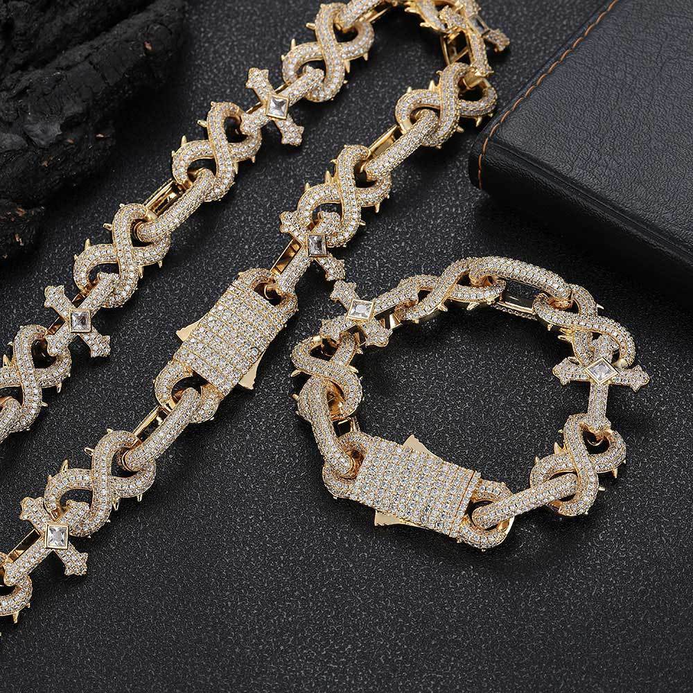 Collier pour homme avec chaîne à maillons cubains en forme de croix d'épines à 8 caractères