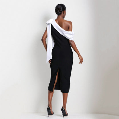 Robe de niche à bandage à épaules obliques et coupe ajustée pour femme