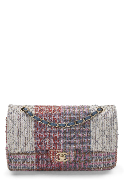 Chanel, sac à rabat classique à double rabat en tweed multicolore à panneaux de taille moyenne, multicolore