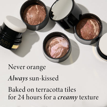 Kit Home and Away de LAURA GELLER NEW YORK - Polvo bronceador Baked Bronze-n-Brighten - Claro - Brillo bronceado natural - Tamaño completo + Tamaño de viaje