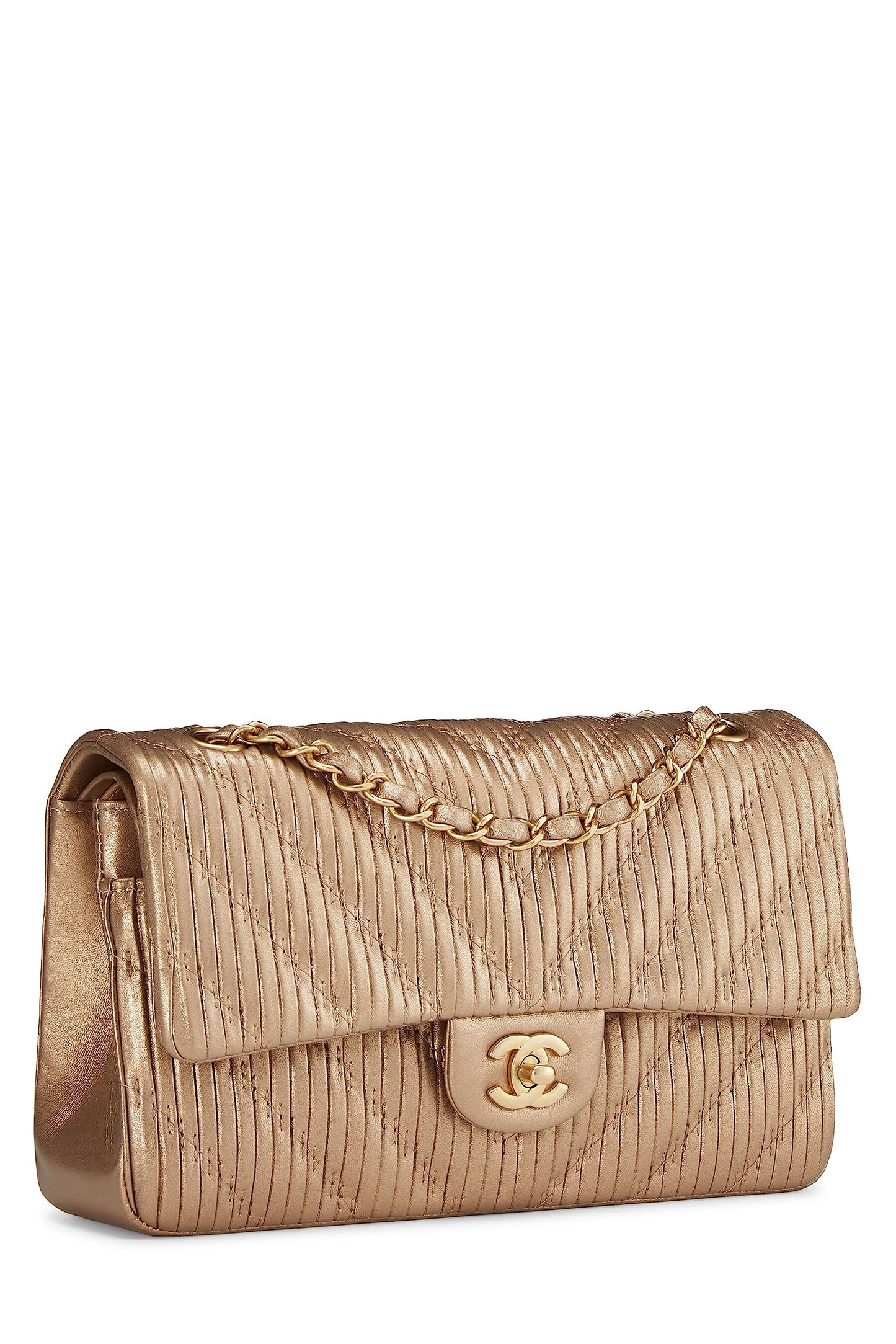 Chanel, Pre-Loved Gold Chevron piel de cordero plisada clásica con doble solapa mediana, dorado