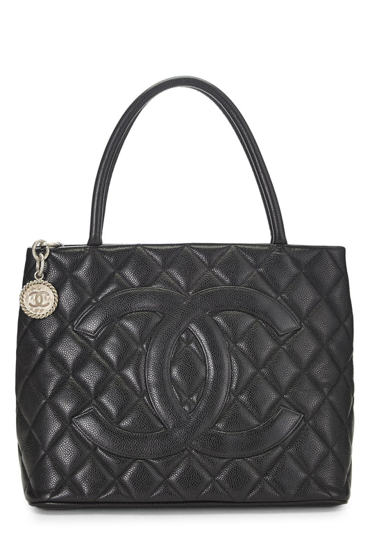 Chanel, Bolso tote con medallón de caviar acolchado negro Pre-Loved, Negro