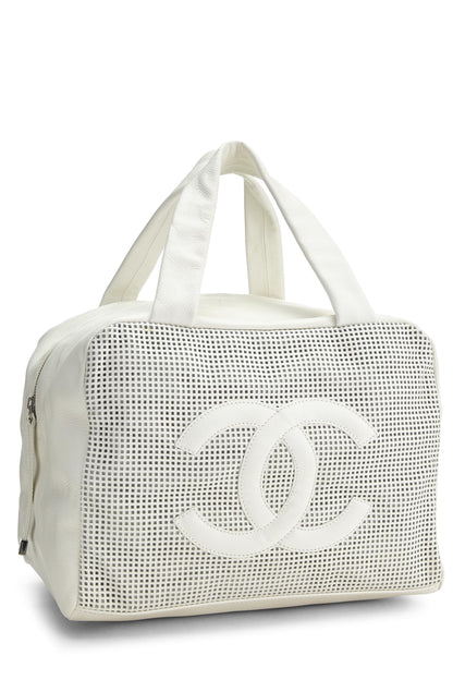 Chanel, Petit sac melon en cuir perforé blanc d'occasion, blanc