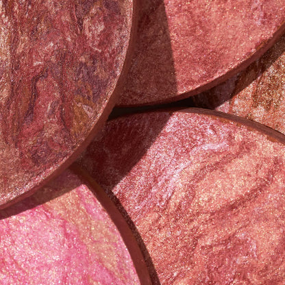 LAURA GELLER NEW YORK Baked Blush-n-Brighten Fard à joues marbré - Pamplemousse rose Fini satiné léger et crémeux