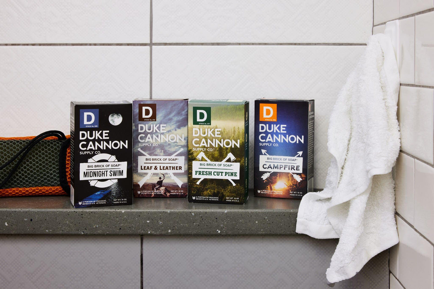 Duke Cannon Supply Co. FRONTIER 40 Big Brick of Soap Bar Variety, Lot de 4 - Extra Large, Parfums Masculins, 10 onces