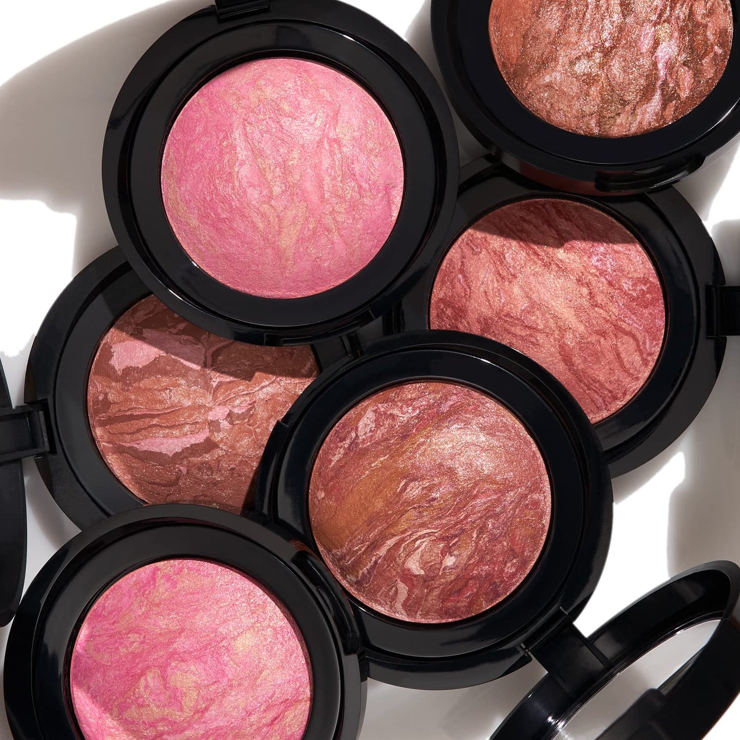 Coffret Blush marbré Baked Blush-n-Brighten de LAURA GELLER NEW YORK - Rose ensoleillé et pinceau à blush biseauté