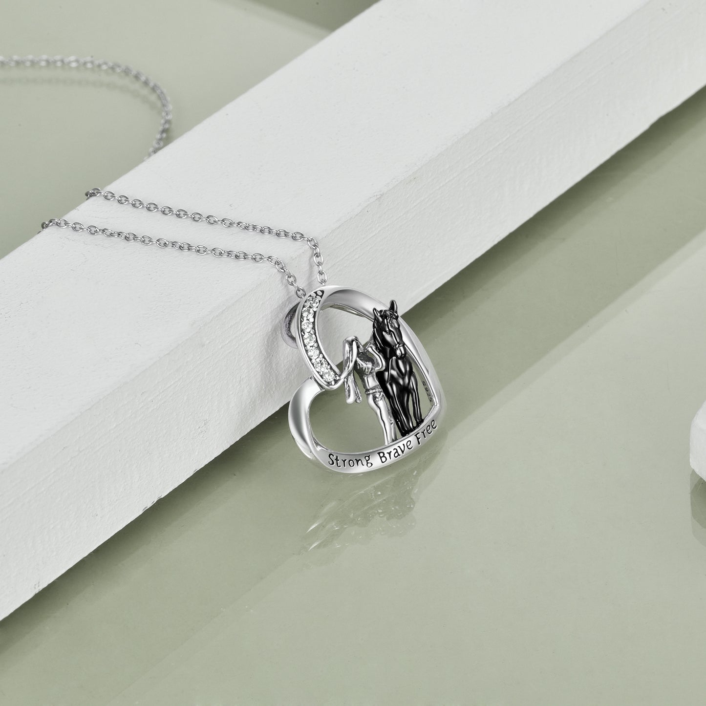 Collier avec pendentif cheval et fille en argent sterling pour filles et femmes