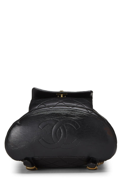 Chanel, sac à dos classique « CC » en cuir d'agneau matelassé noir de taille moyenne, noir