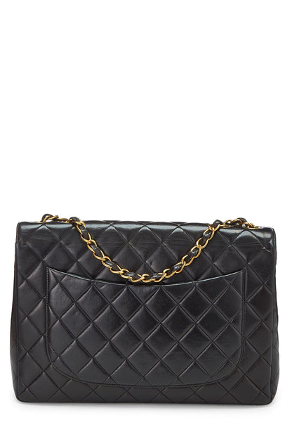 Chanel, Jumbo demi-rabat en cuir d'agneau matelassé noir d'occasion, noir