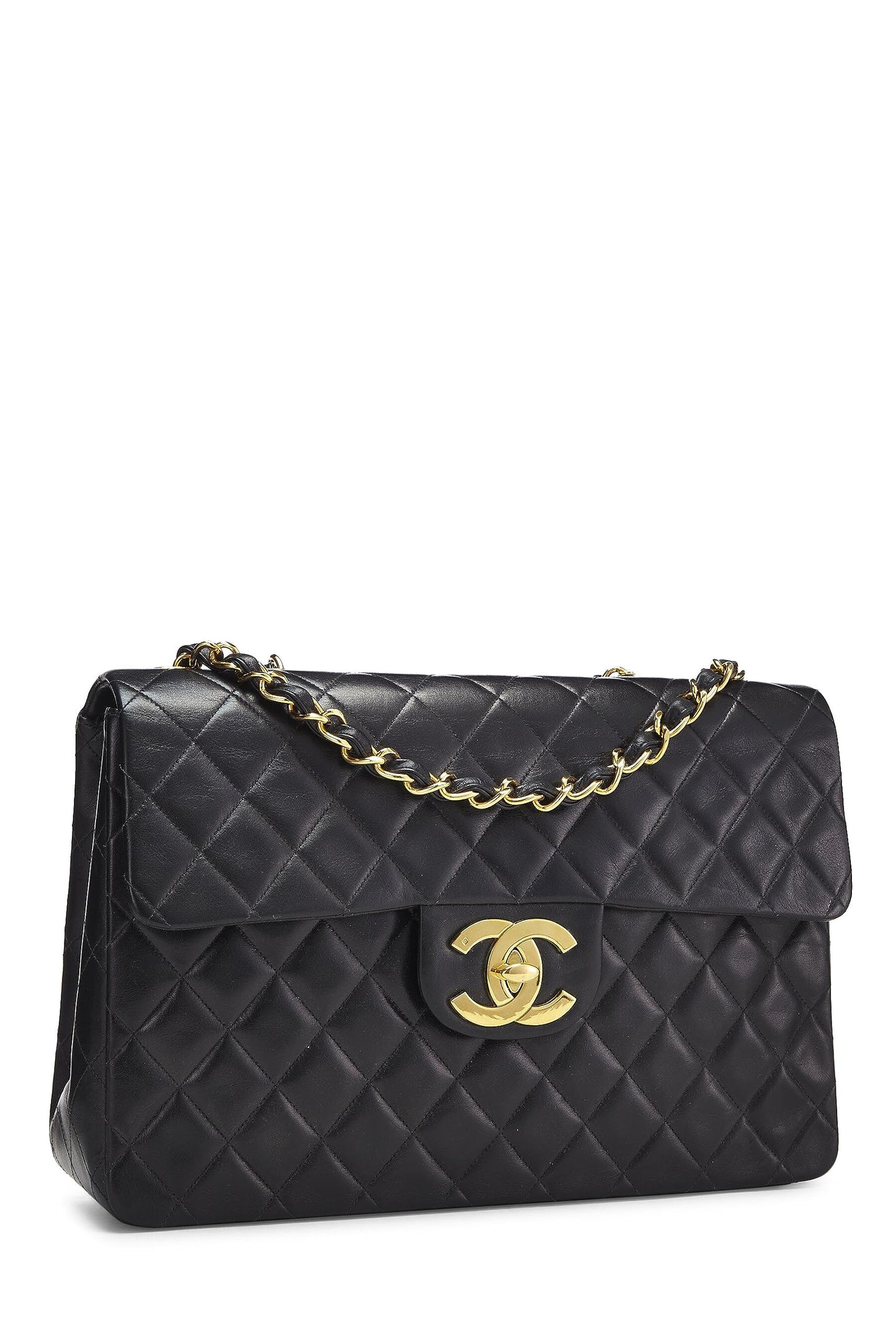 Chanel, Maxi sac à rabat demi-longueur en cuir d'agneau matelassé noir d'occasion, noir