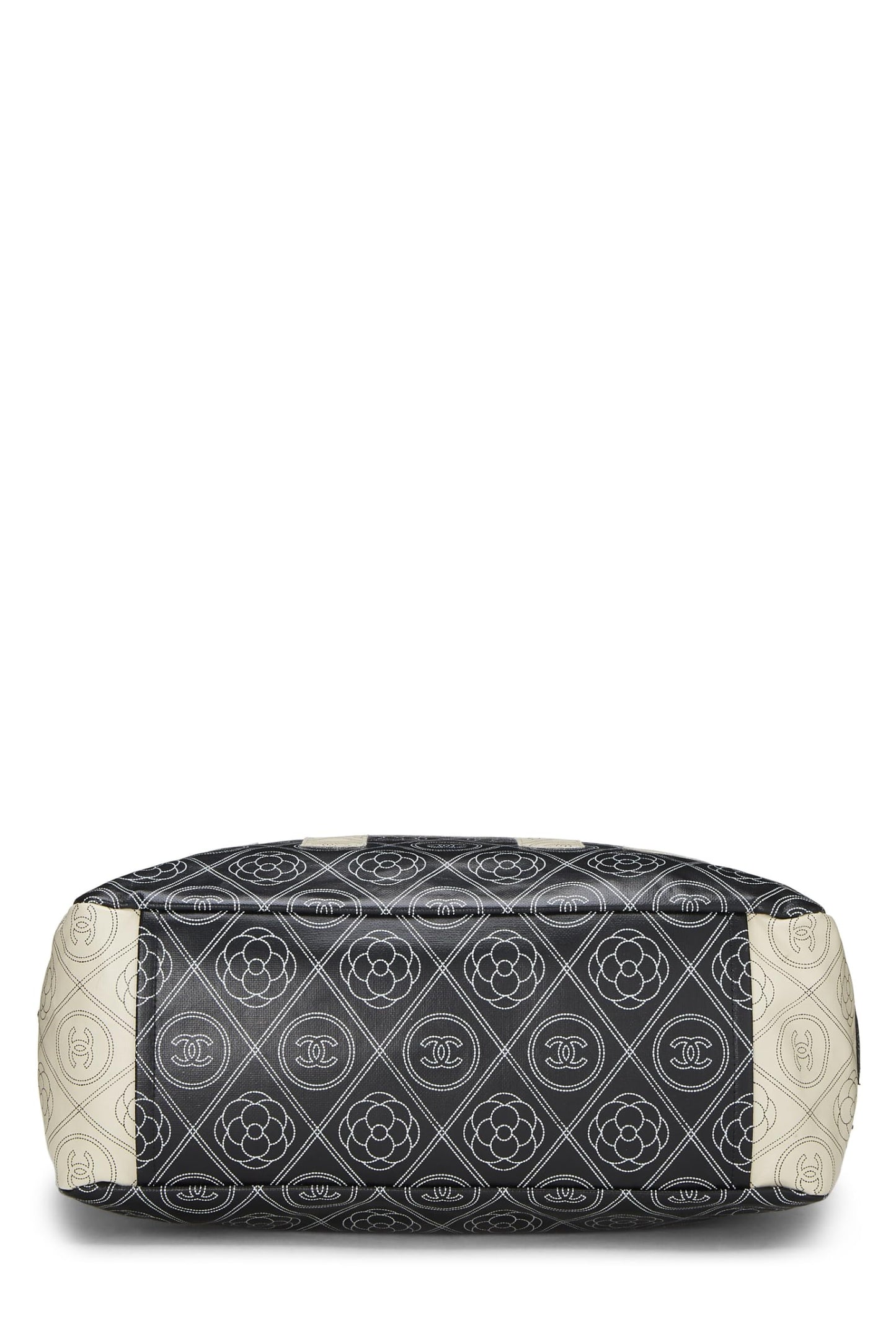 Chanel, sac fourre-tout Camellia noir « CC » de taille moyenne, d'occasion, noir