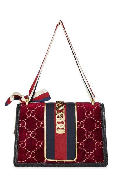 Gucci, sac à bandoulière Sylvie en velours bordeaux d'occasion, bordeaux