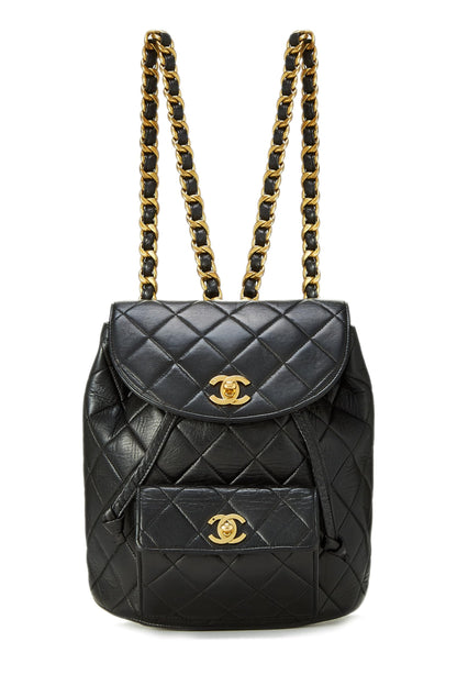 Chanel, Mochila clásica mediana 'CC' de piel de cordero acolchada negra Pre-Loved, Negro