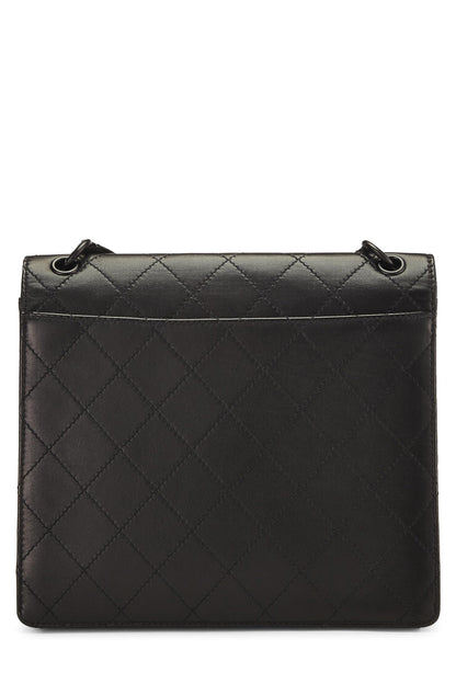 Chanel, sac à bandoulière en cuir d'agneau noir d'occasion, noir