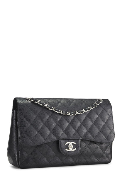 Chanel, Caviar acolchado negro Pre-Loved New Classic Jumbo con doble solapa, Negro