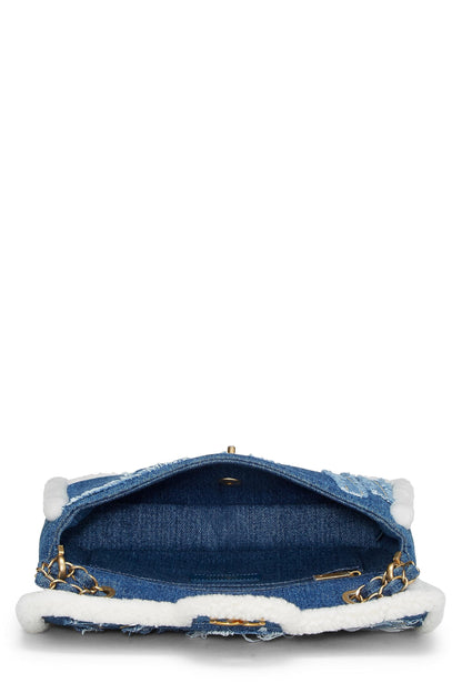 Chanel, sac à rabat hiéroglyphe Paris-Egypte en denim bleu et peau de mouton bleu d'occasion, taille moyenne, bleu