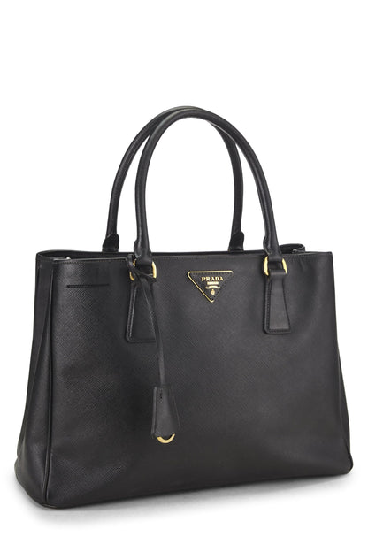 Prada, sac fourre-tout Executive moyen en saffiano noir d'occasion, noir