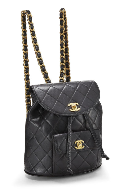 Chanel, sac à dos classique « CC » en cuir d'agneau matelassé noir de taille moyenne, noir