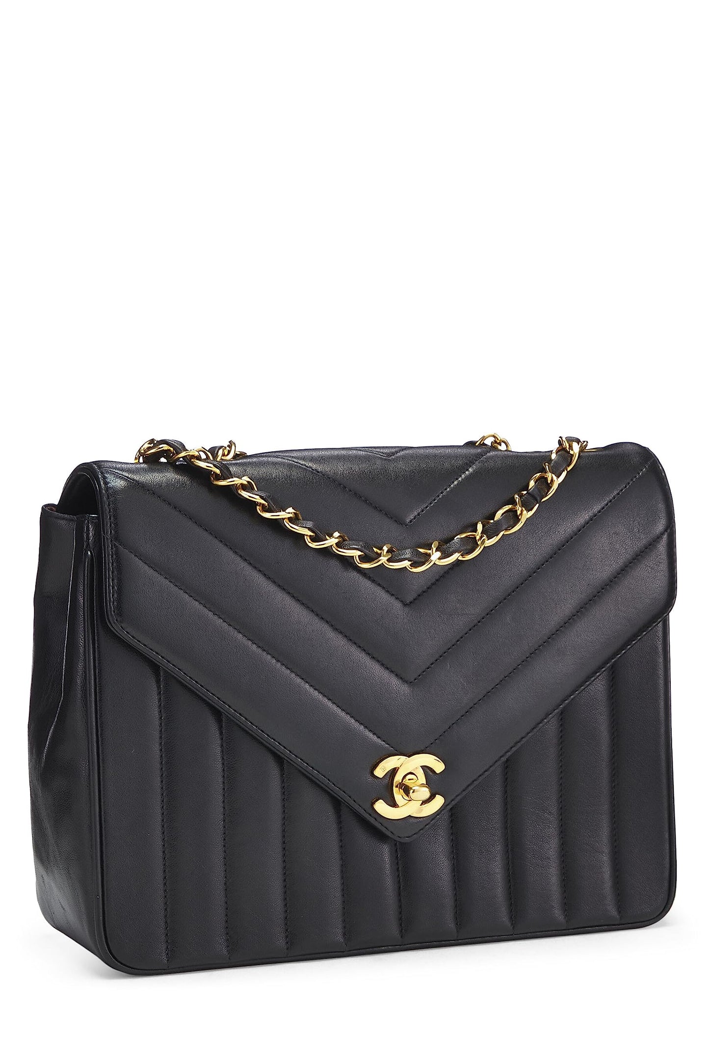 Chanel, petite enveloppe à rabat en cuir d'agneau noir à chevrons d'occasion, noir