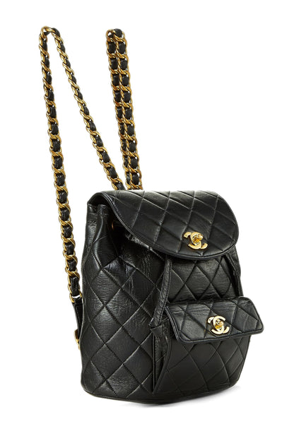 Chanel, Mochila clásica mediana 'CC' de piel de cordero acolchada negra Pre-Loved, Negro