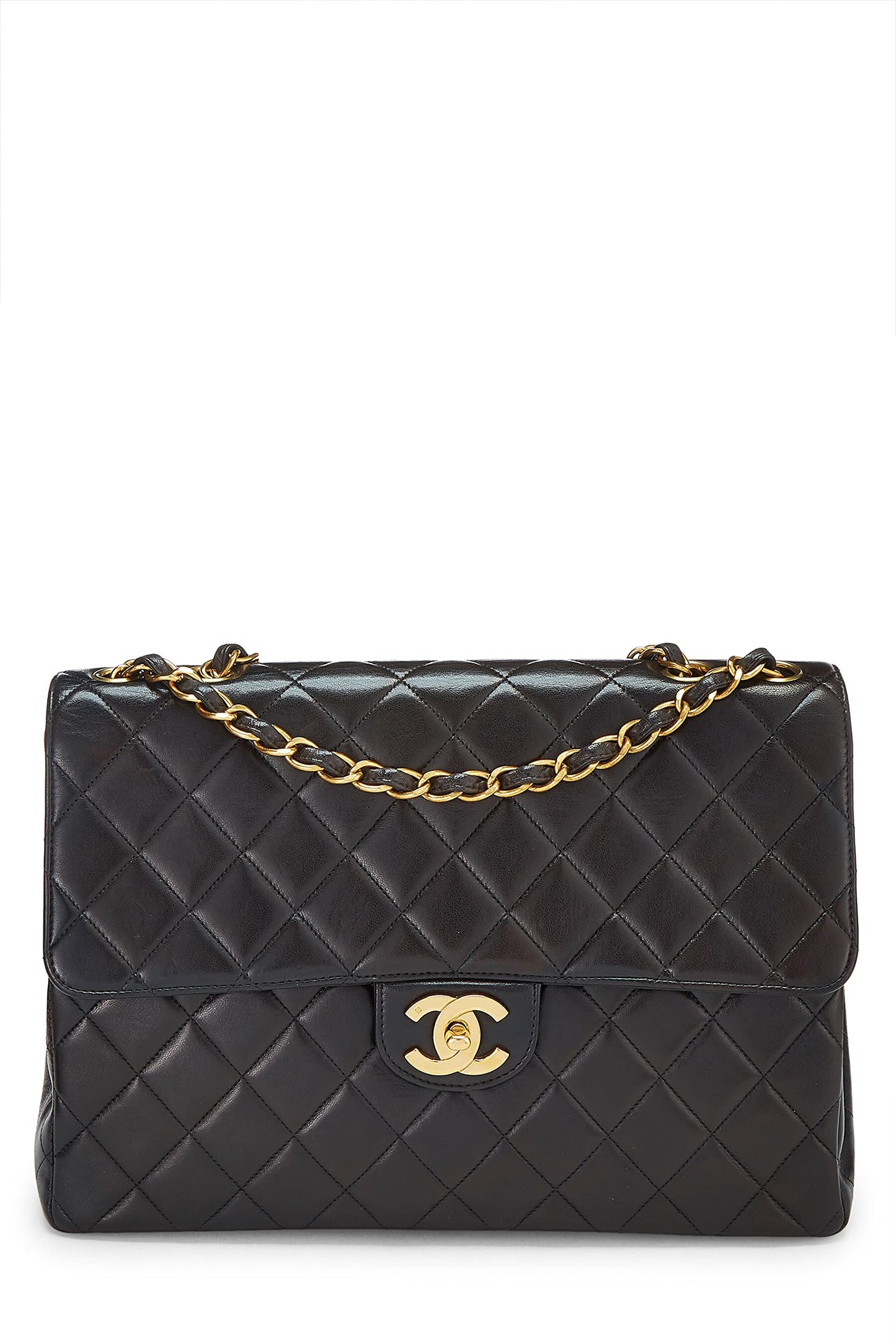 Chanel, Jumbo demi-rabat en cuir d'agneau matelassé noir d'occasion, noir