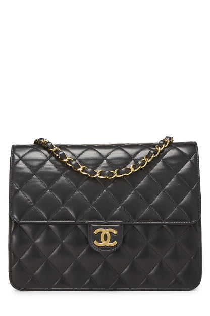 Chanel, Petit sac à rabat en cuir d'agneau matelassé noir d'occasion, noir