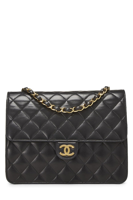 Chanel, Petit sac à rabat en cuir d'agneau matelassé noir d'occasion, noir