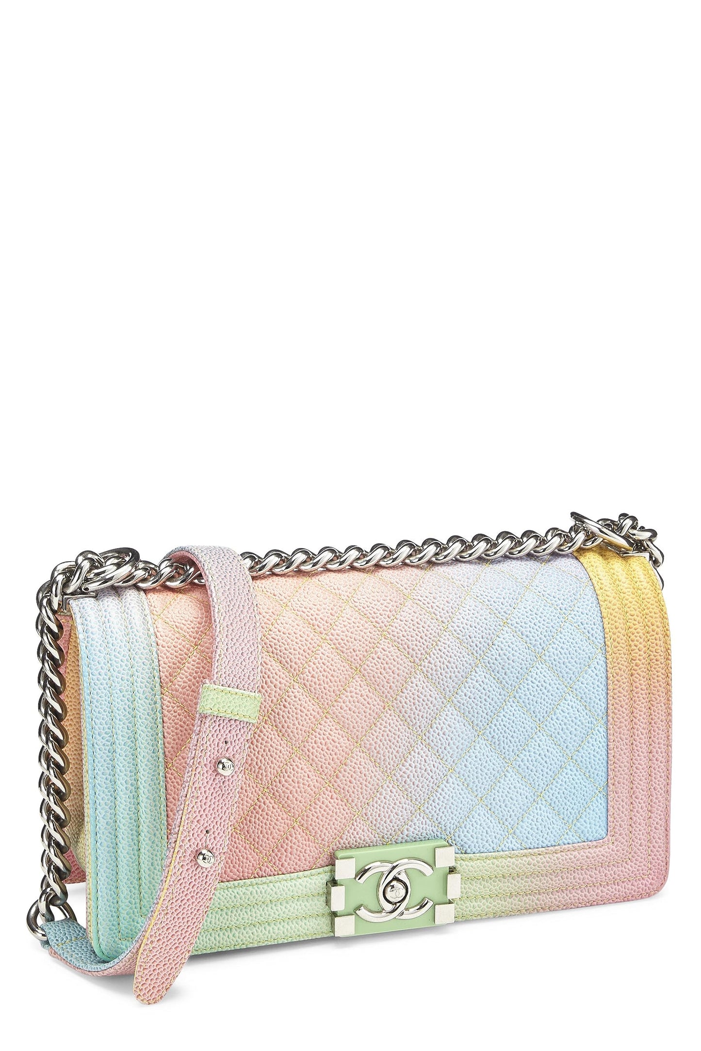 Chanel, sac à main matelassé Rainbow Caviar Boy de taille moyenne, vert