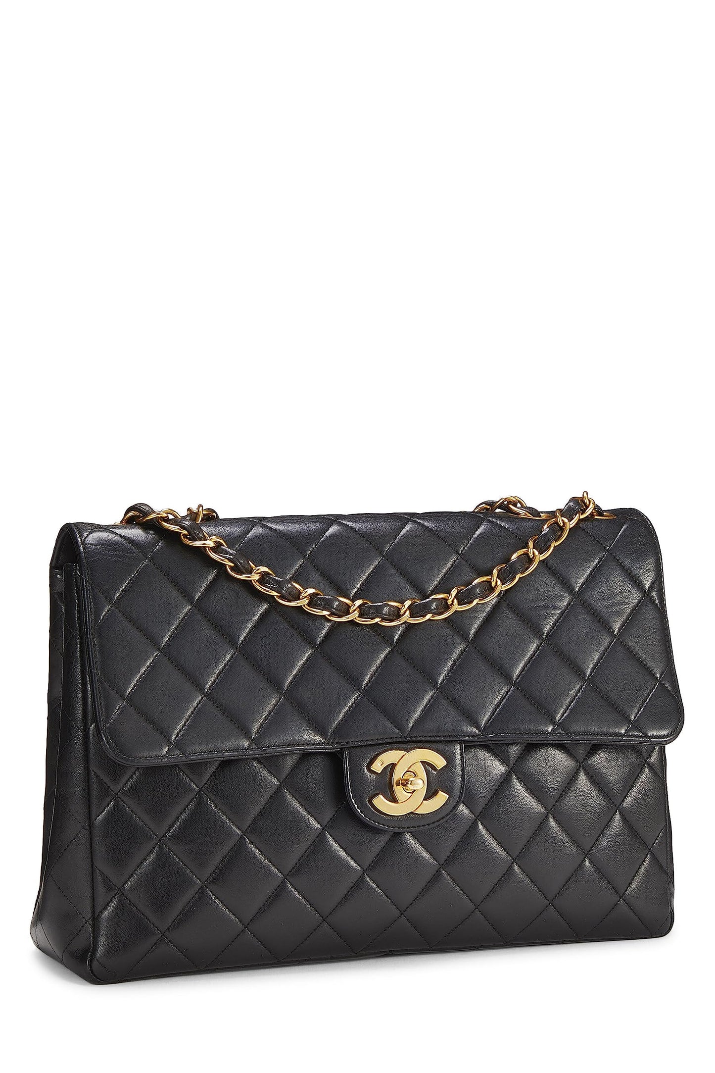 Chanel, Jumbo demi-rabat en cuir d'agneau matelassé noir d'occasion, noir