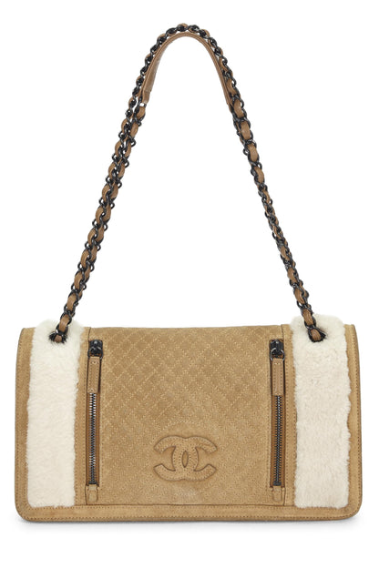 Chanel, sac à rabat en daim et peau de mouton marron d'occasion, taille moyenne, marron