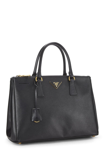 Prada, grand sac fourre-tout exécutif en saffiano noir d'occasion, noir