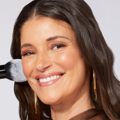 Polvo bronceador Baked Bronze-n-Brighten de LAURA GELLER - Brocha de maquillaje Deep + Bronzer - Cerdas veganas