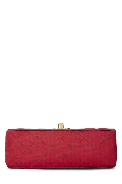 Chanel, Mini sac à rabat en satin matelassé rouge d'occasion, rouge