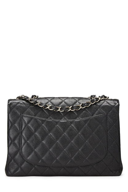 Chanel, Jumbo con media solapa de caviar acolchado negro Pre-Loved, Negro