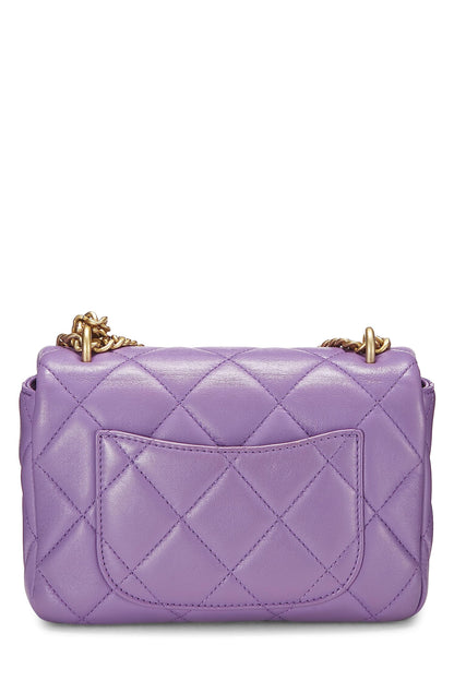 Chanel, Mini sac à rabat carré CC en cuir d'agneau violet d'occasion, violet