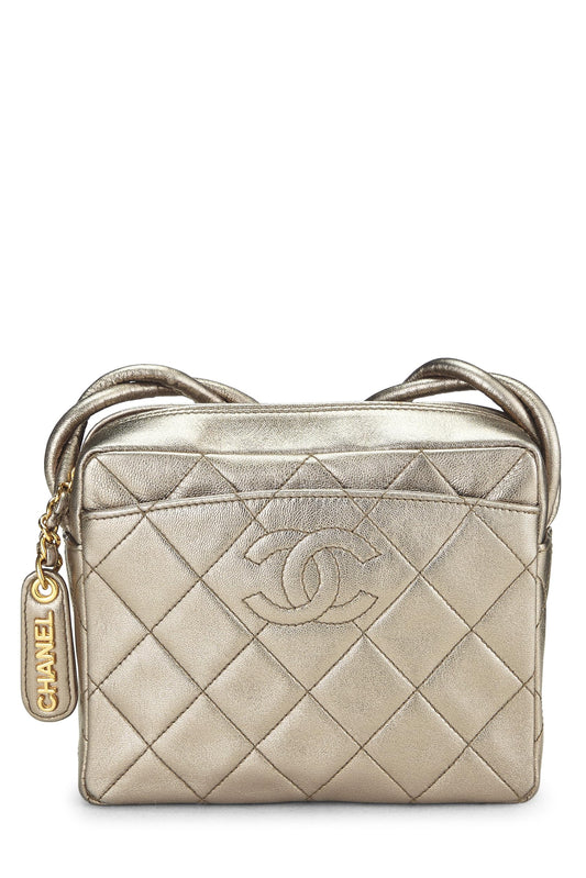 Chanel, Bolso de hombro mini de piel de cordero acolchado en oro metalizado Pre-Loved, Dorado