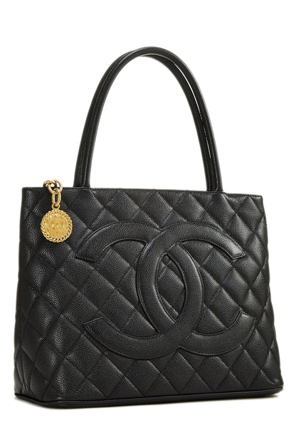 Chanel, Bolso tote con medallón de caviar acolchado negro Pre-Loved, Negro