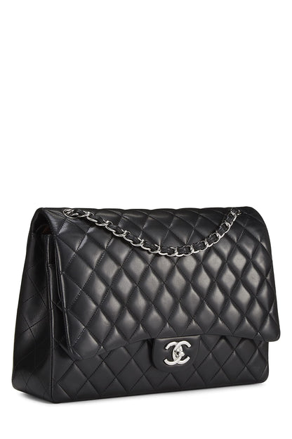 Chanel, Maxi classique à double rabat en cuir d'agneau matelassé noir d'occasion, noir